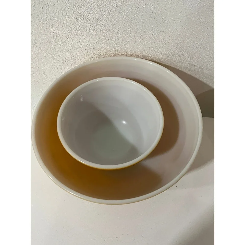 Pyrex Butterfly Gold Mixing Bowls Set of 2 Mustard Yellow 401 1.5pt 403 2.5qt